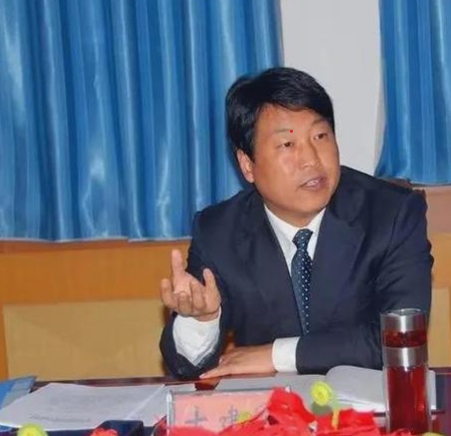 原河南周口市长吉建军的一两事。
        吉建军是河南灵宝人，其仕途跨越了