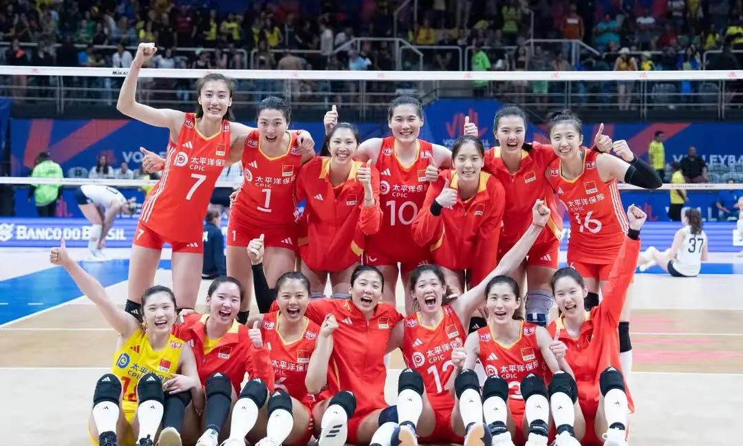 中国女排的新任主教练仍是扑朔迷离，各种猜测和各种小道消息满天飞。前中国女排主教练
