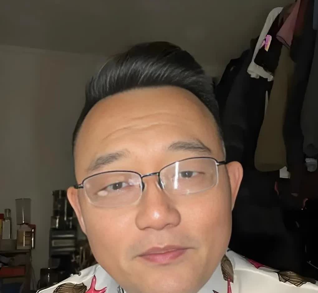 惊！郑好点赞孙佳良抨击郭德纲的作品，是反水还是手滑？
今日，郑好意外点赞孙佳良
