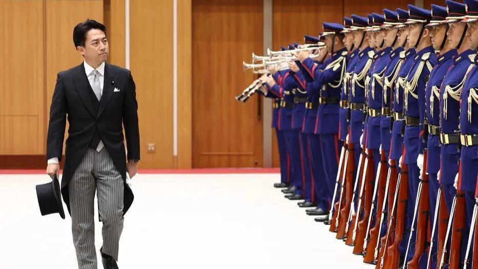 “废话大师”小泉进次郎：这位日本防卫大臣是大智若愚，还是真的“愚”？