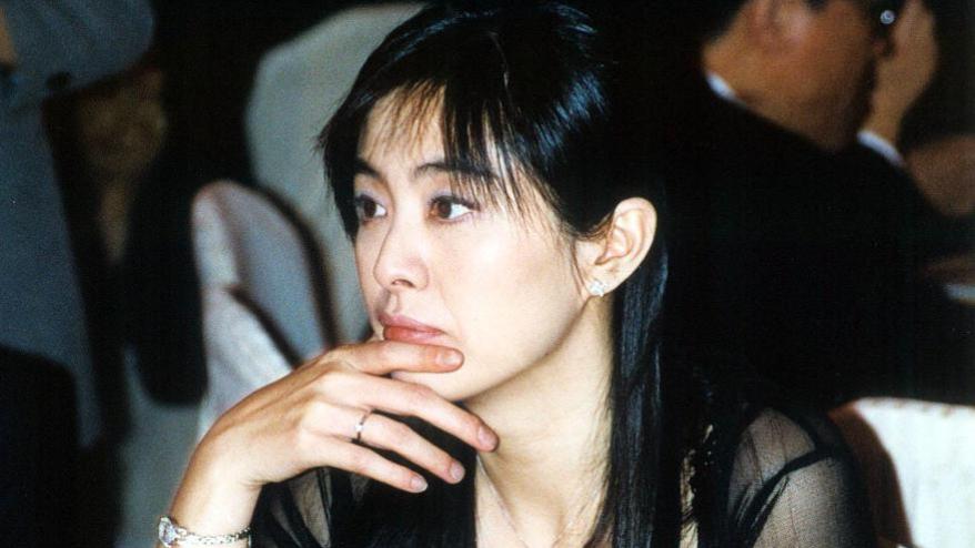 王祖贤退圈真相：一句豪门重话如何击碎一代女神的尊严底线？