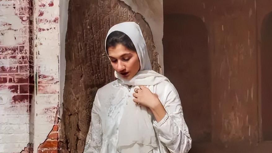 巴基斯坦女子远嫁中国，彩礼不到一千元，男方为何被热情款待？