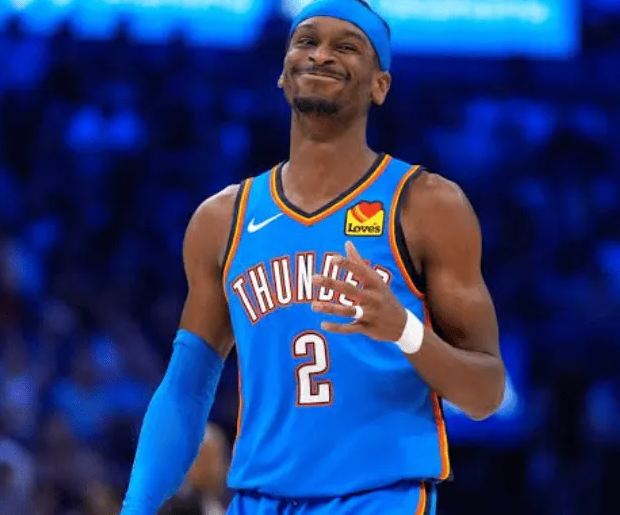 昨日NBA常规赛，雷霆以124-112战胜勇士。赛后，亚历山大接受了采访。
谈第