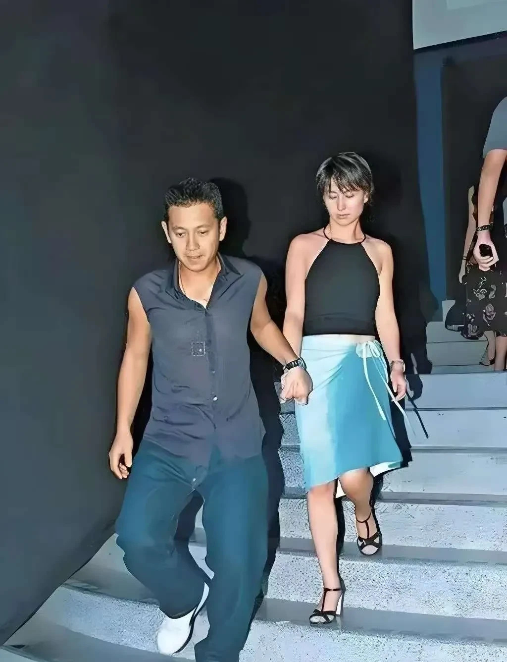 何超琼杨其龙恋爱始末











惊天大秘密！何超琼和许晋亨的婚姻竟然