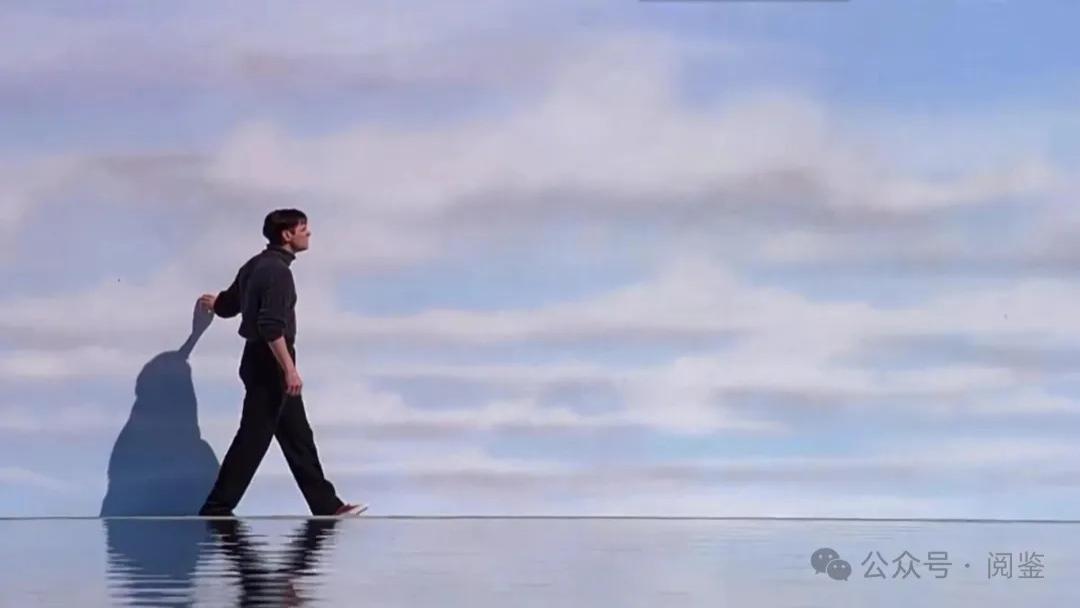 楚门的世界：我们活在谁的镜头下？