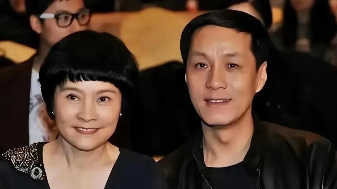 冯远征：从拉链厂临时工到“家暴男”鼻祖，他这人生够劲！