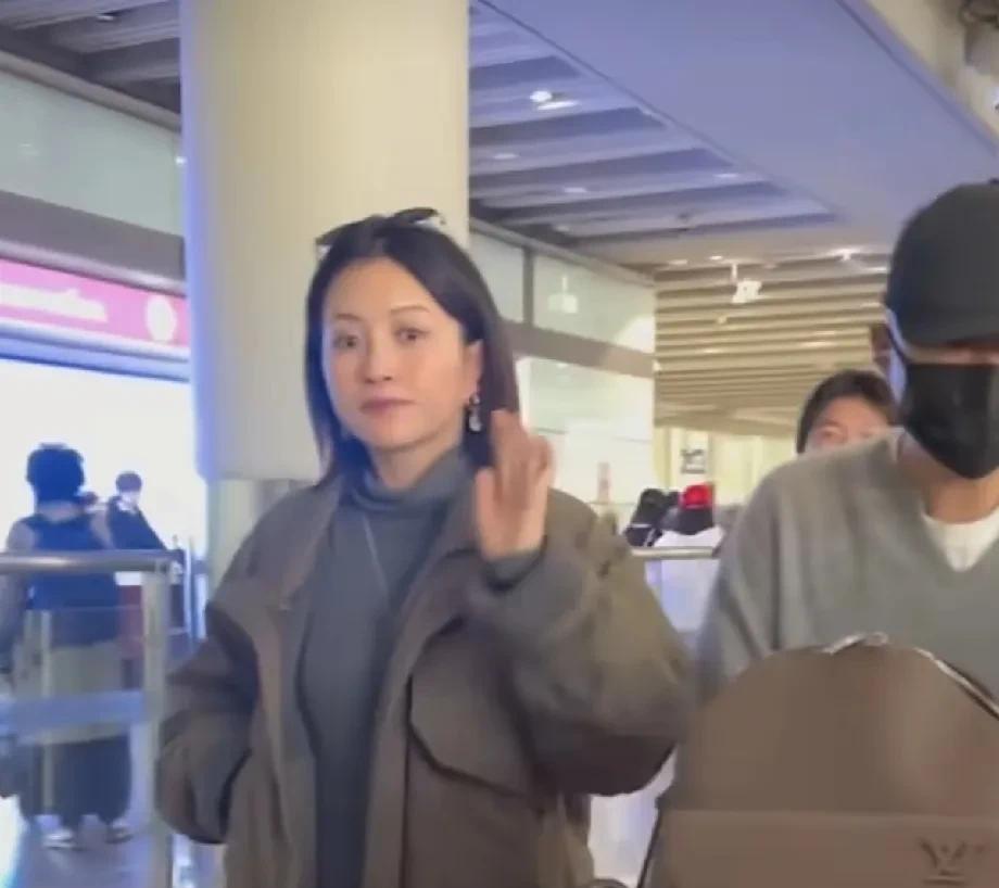 歌手隐退叫封麦，包文婧不生二胎竟自称"封肚"？刚剖腹产完的她坦言害怕再孕，却因这