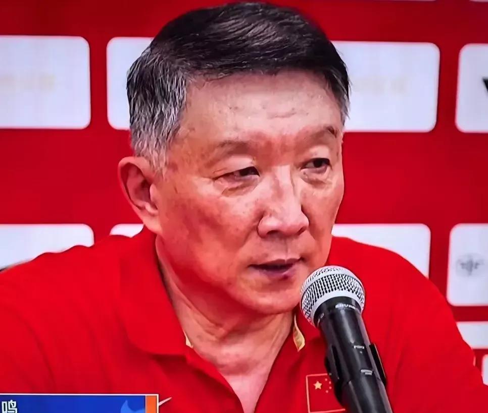 张子宇第二场热身赛有望短暂登场！热身赛输给澳大利亚，宫鲁鸣显然留有后手：张子宇没