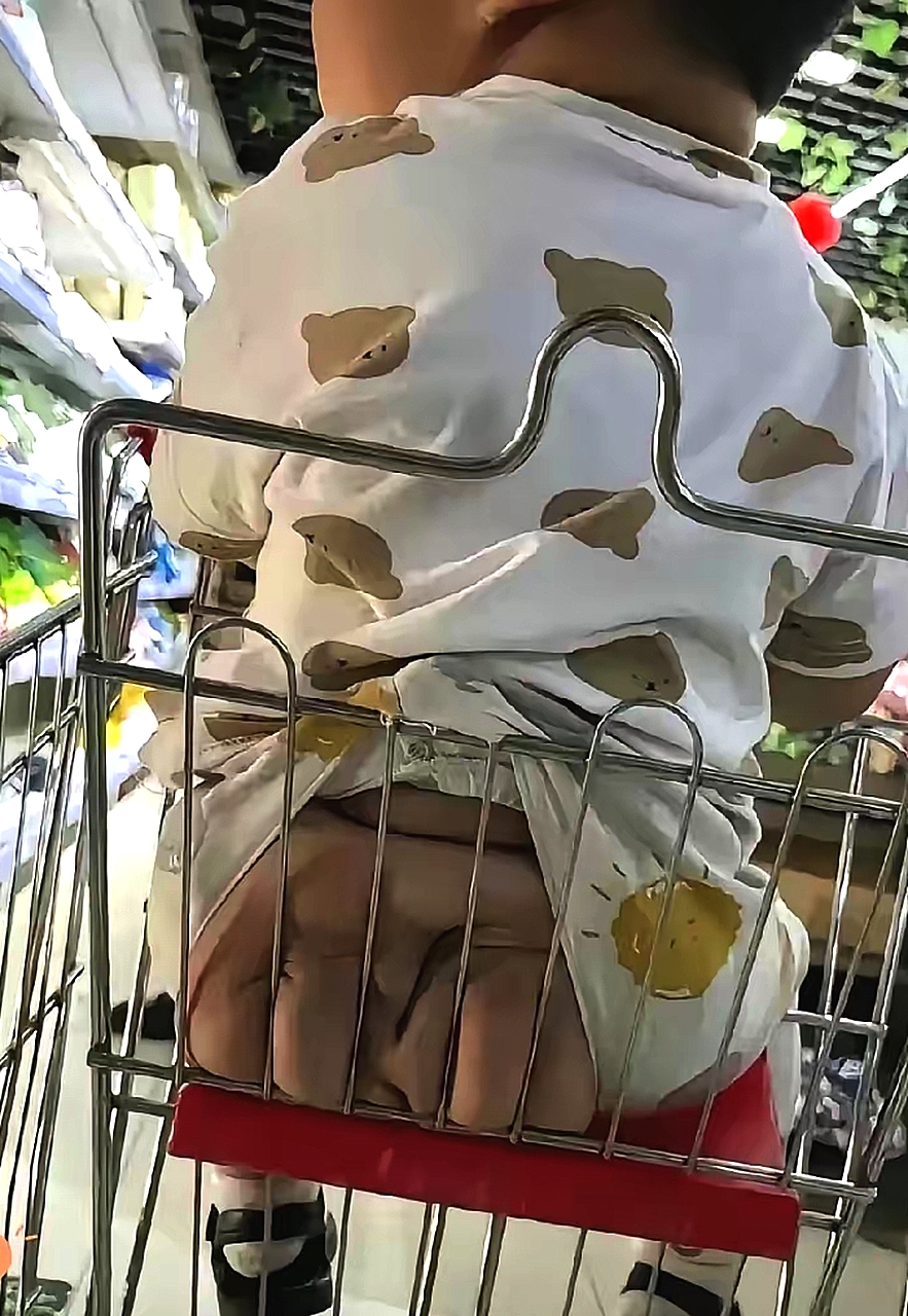 家长可长点心吧！可怜的娃娃！