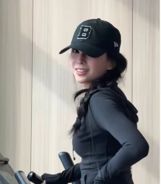 怪不得能得到情场浪子汪峰的迷恋，森林北这状态是真的很少女呀！