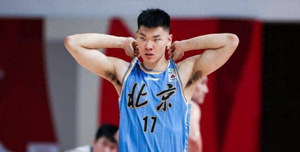 几年前，天津男篮的顶薪球员张智涵，场均仅得2.8分，后两年因“伤病”高挂免战牌，