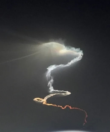 美国可能失算了，本以为出动B2	空袭伊朗核设施后，就可以彻底的震慑伊朗。
出人意