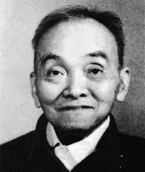 范纪曼是一名地下党员。

1932年，范纪曼奉命打入敌人内部。

凭借出色的能力