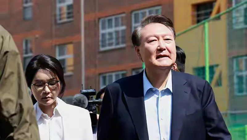 尹锡悦夫妇投票，结果真要凉？











---









