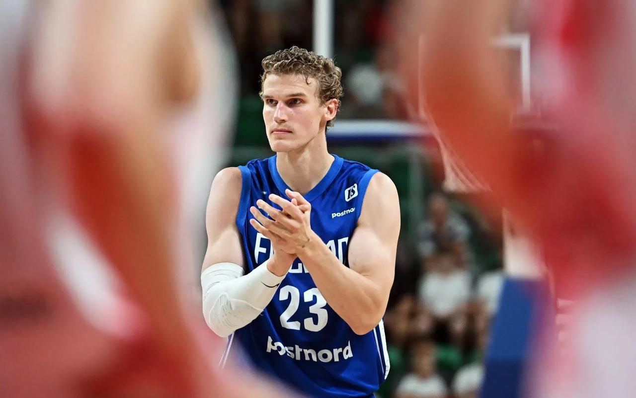 NBA球星，欧锦赛高光时刻——马尔卡宁（芬兰）
[烟花]马尔卡宁:出战32分23