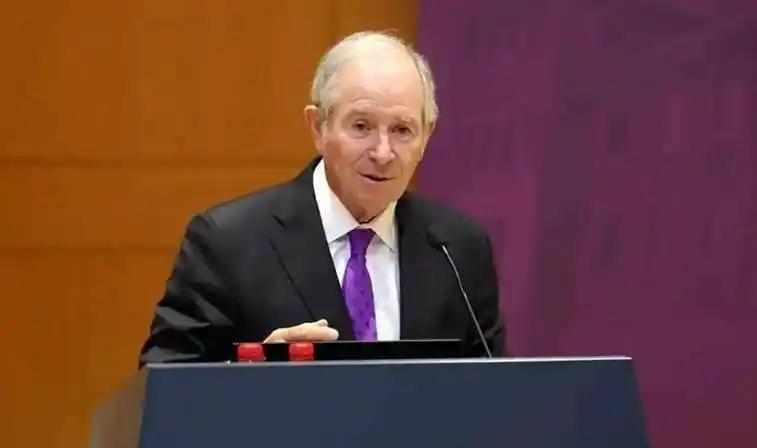 美国超级富豪苏世民，公开放话：“美国正在把中国逼成无法战胜的对手！”
随后，他捐