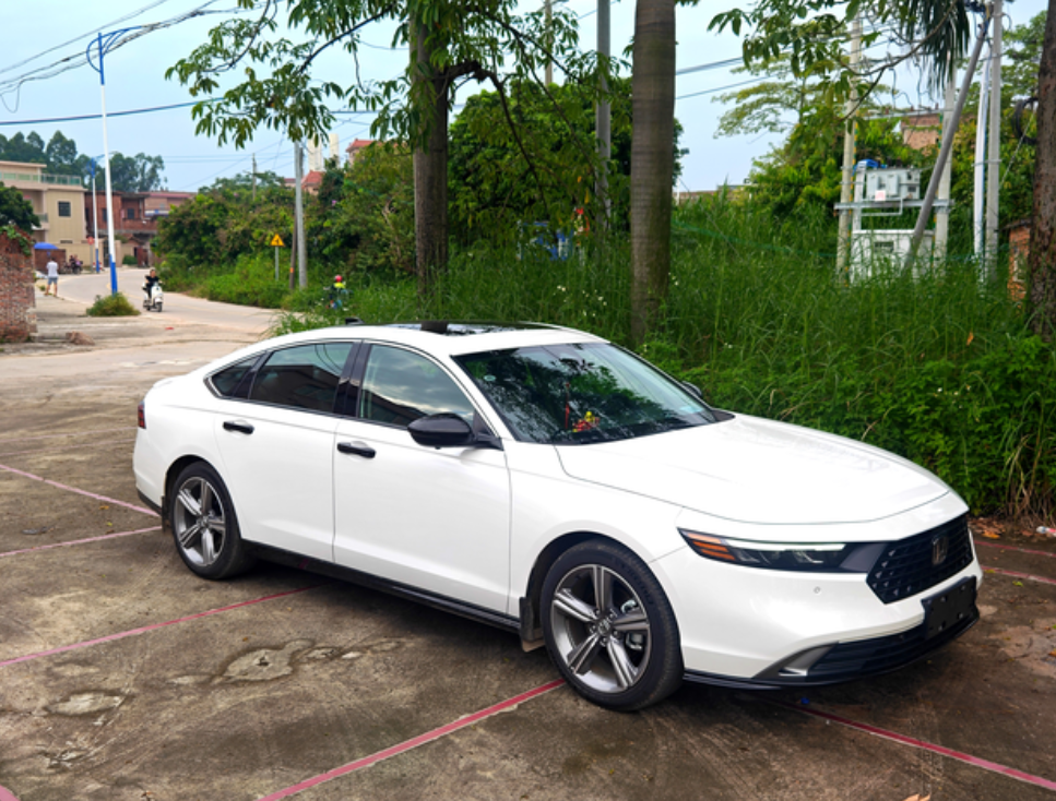 11代雅阁提车后体验
先来讲述一下我为什么会选择雅阁。因为要为自己的终身大事考虑