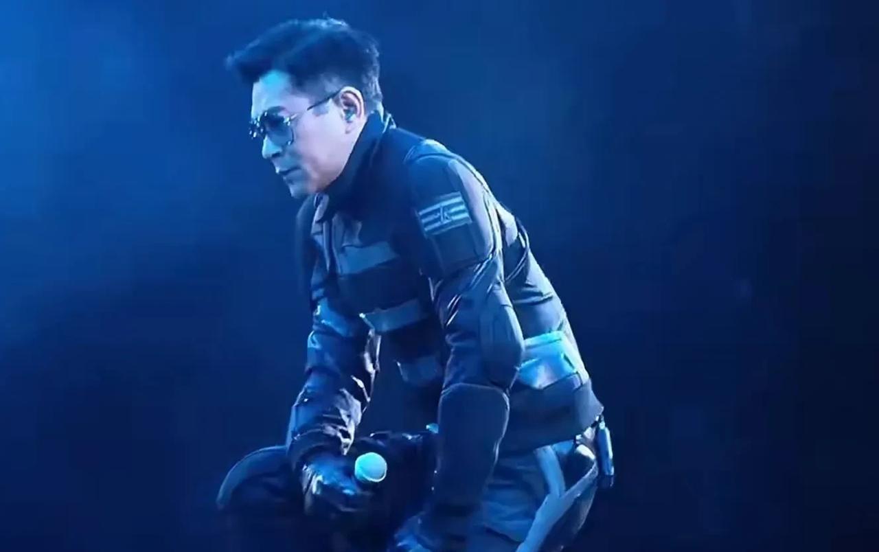 古天乐，现身林峰演唱会
不仅演唱了电视剧寻秦记的主题曲，衣服更是影版寻秦记之中的