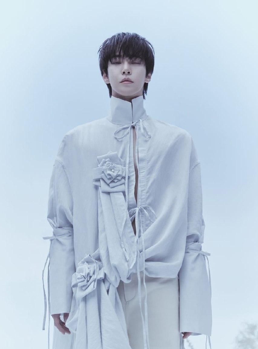 NCT的DOYOUNG发布了他的第二张正规专辑《Soar》的预告照。
发布日期：