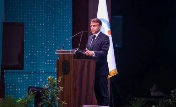 【马克龙：未来两周将加大对俄罗斯的压力，以实现乌克兰的停火】
 
4月28日，法