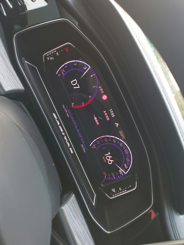 速腾开快了是真的稳
虽说还没过首保，但是车就是开的，也是赶上有点事，不知不觉就快