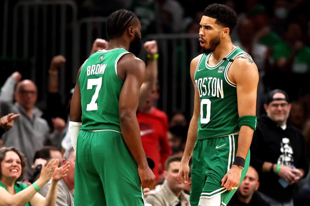 NBA东西部半决赛结果基本定型：
1、步行者4-1骑士
2、尼克斯4-1凯尔特人
