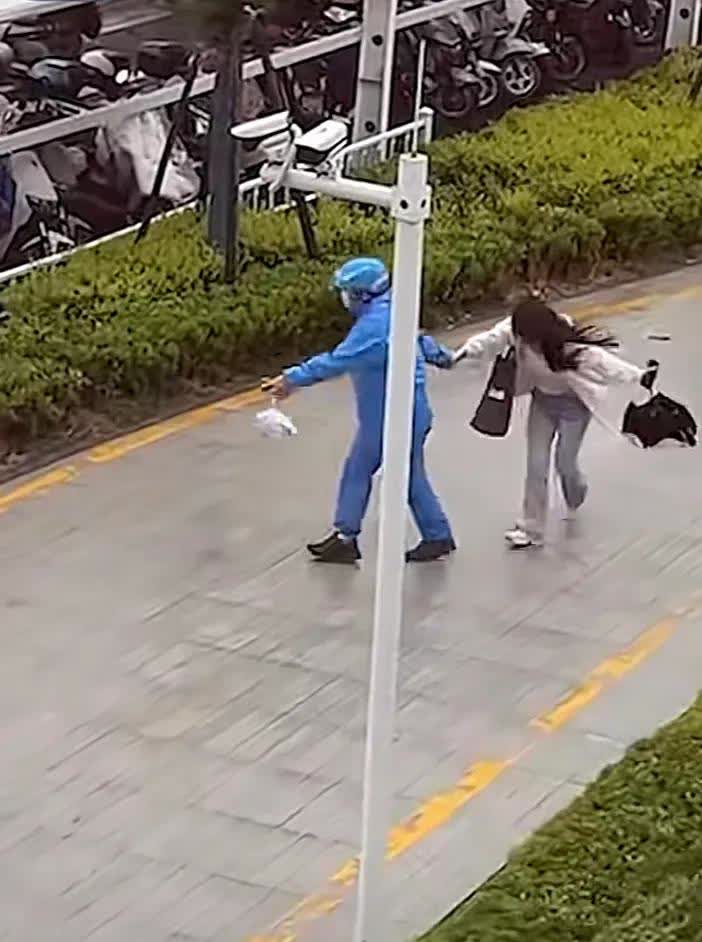 你们有没有发现
当你们帮助别人的时候
是不是自己心里特别开心，我就有这样的感