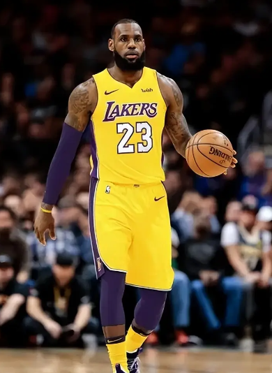 NBA圣诞大战，湖人主场对阵火箭。
比赛第一节，火箭37-25领先湖人。
美记发