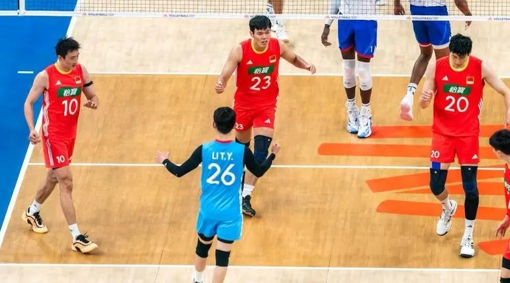 上半区：中国男排vs巴西男排
上半区：日本男排vs波兰男排
下半区：意大利男排v