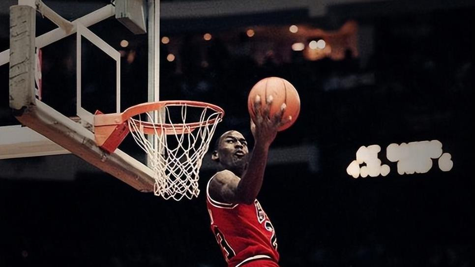 耐克NBA球星众多！获终身合同仅3人，科比遗憾落选