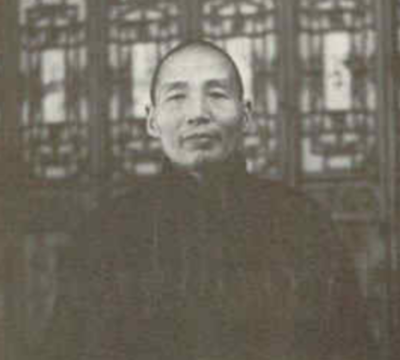 1933年，刘文辉被刘湘打得大败，刘湘并未赶尽杀绝，反而说:“一笔写不出两个刘字