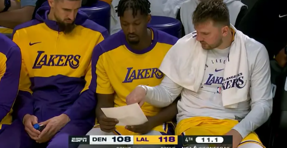 湖人趁你病要你命呀！约基奇穆雷缺阵掘金被狠狠揍！

NBA常规赛，今天迎来焦点之