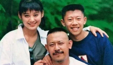 1993年《阳光灿烂的日子》拍摄现场，王朔见到四天没露面的宁静，爆发惊叹：“哇，