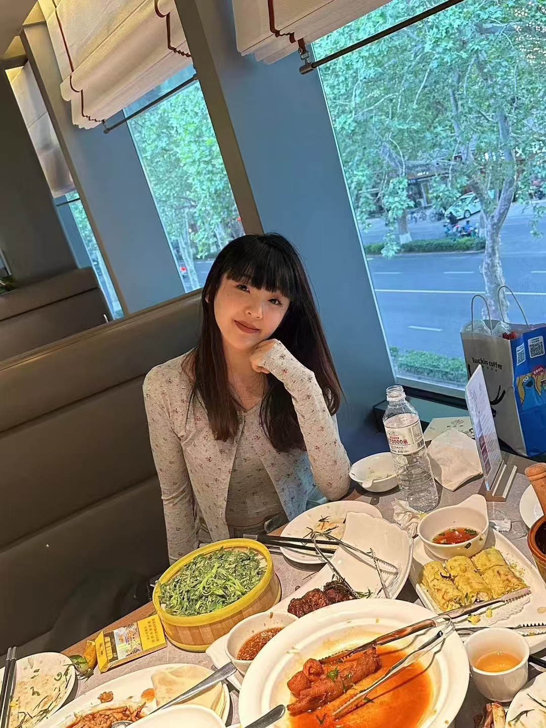 听说亲亲可以缓解疲劳，你今晚要来几个?