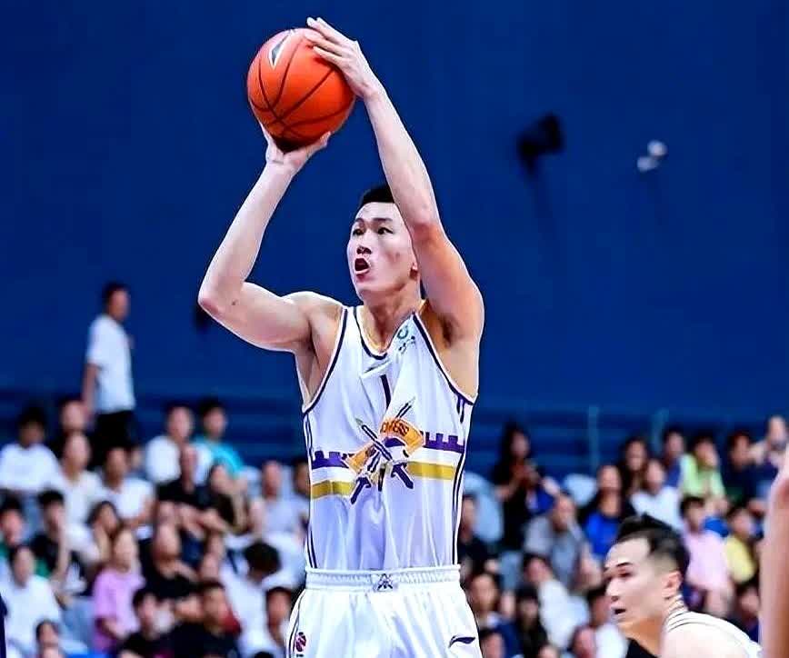 山东用800万砸出锋线双保险，直接把北控的剧本撕成碎片。

陈林坚+孟子凯，