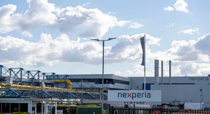 送走特朗普，中国率先出手，商务部表示，将豁免部分安世的出口禁令，欢迎遇到实际困难