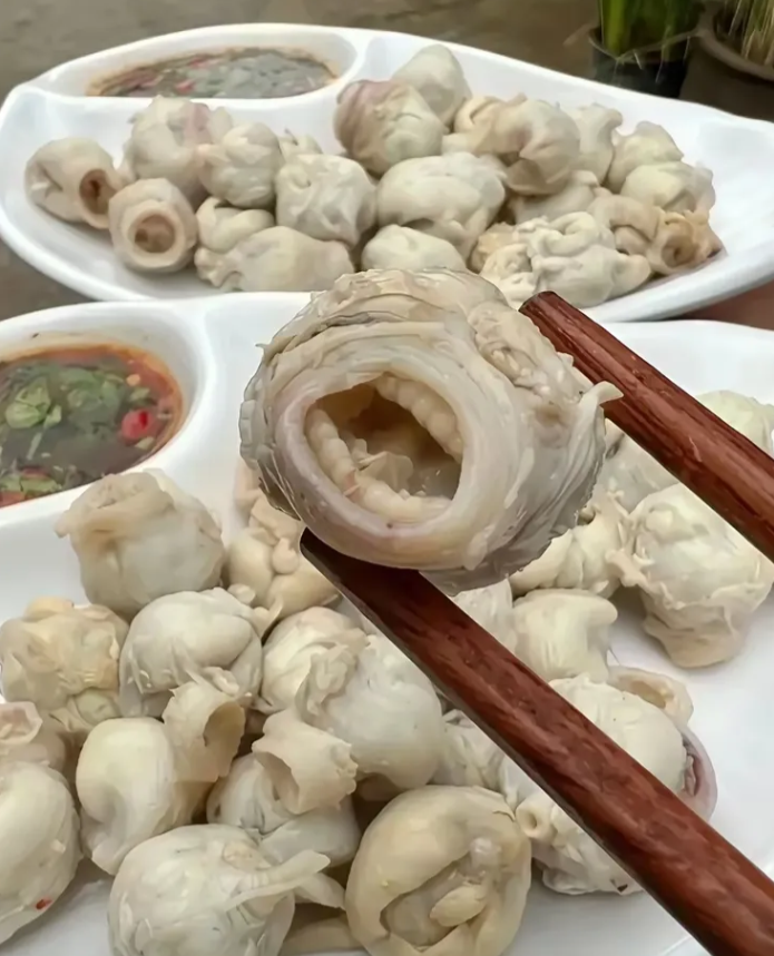有认识这个是什么的吗？吃起来脆脆的，味道属实不错。
