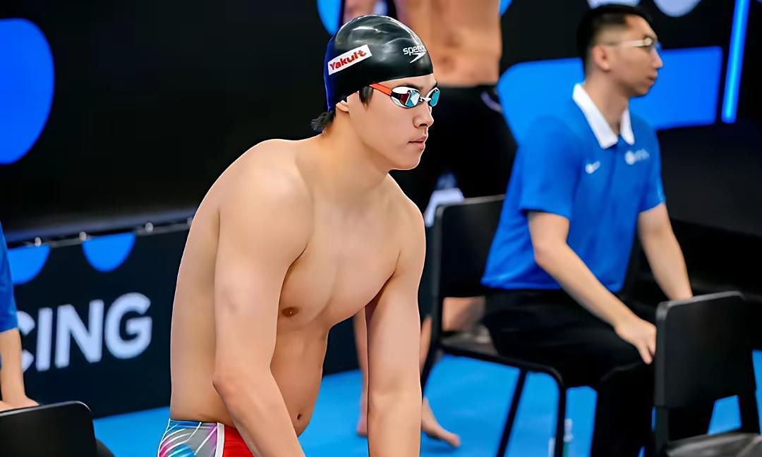 潘展乐继副项男子200米自由泳止步预赛之后，昨晚绝对主项男子100米也止步半决赛