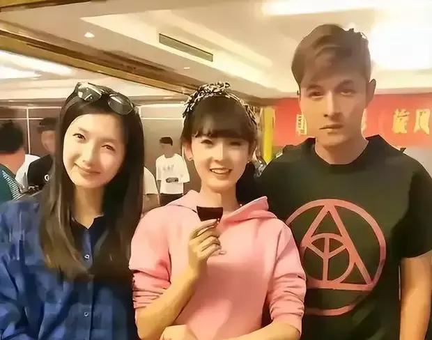 爆一线女星与富商私生子关系曝光，出国留学成掩护，网友：只差明说了。