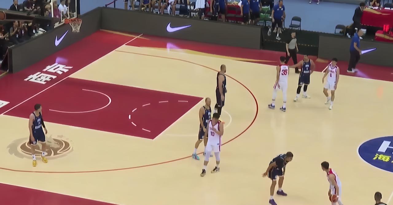 中国男篮今晚5人得分上双，最终以90比70大胜了波黑男篮20分！
恭喜中国男篮拿