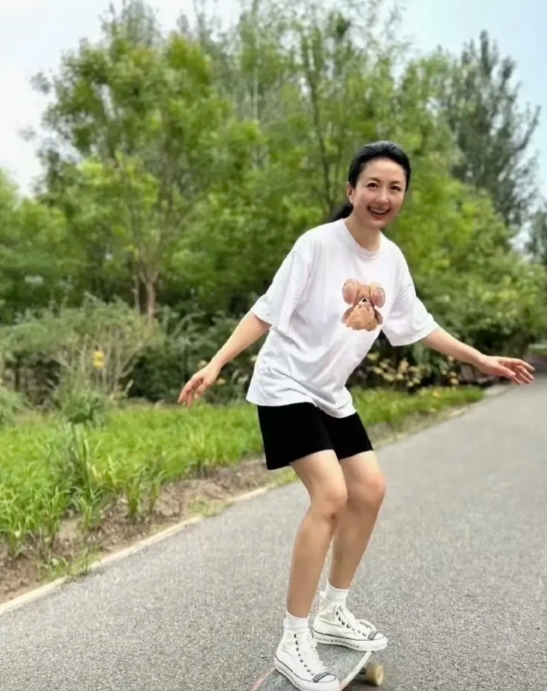 不怪那么多人想娶她，确实很漂亮。哈哈哈