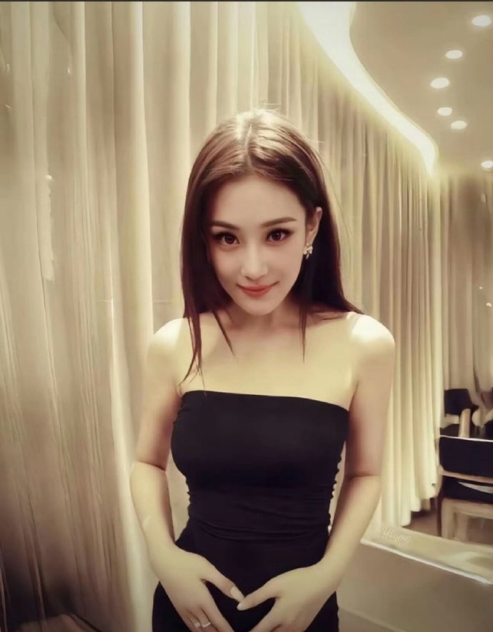 张馨予早期生图，这美得好有特色