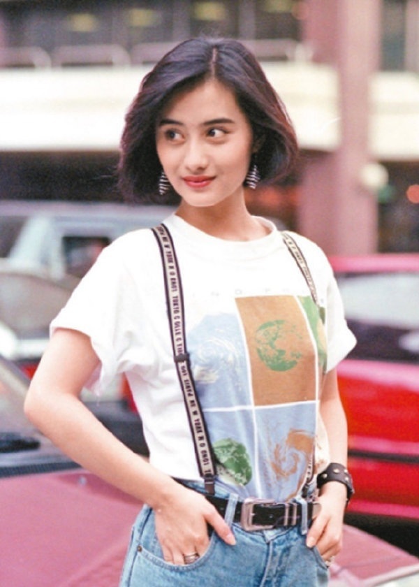30年前的陈德容颜值逆天了，特别是和星爷的电影让人眼前一亮 ​​​