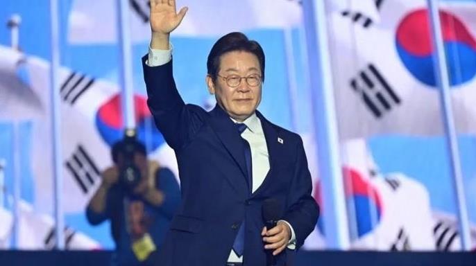 李在明当选总统了！但因涉案在身，两周后就要走进法院。
此前，韩国首尔高等法院将李