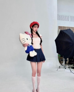 实不相瞒这是我目前见过最完美的腿型 ​​​