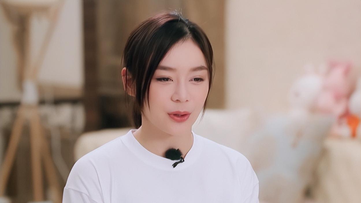 袁姗姗从全网黑到直播女王，于正布局暗藏十年伏笔