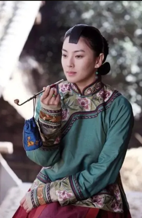 2007年，王全安筹拍《白鹿原》，他邀请汤唯出演“田小娥”一角，汤唯拒绝：“让我