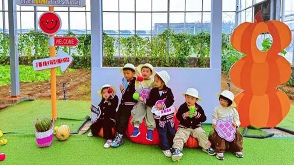 长沙市岳麓区万婴米兰春天幼儿园：秋日正浓，童心飞扬