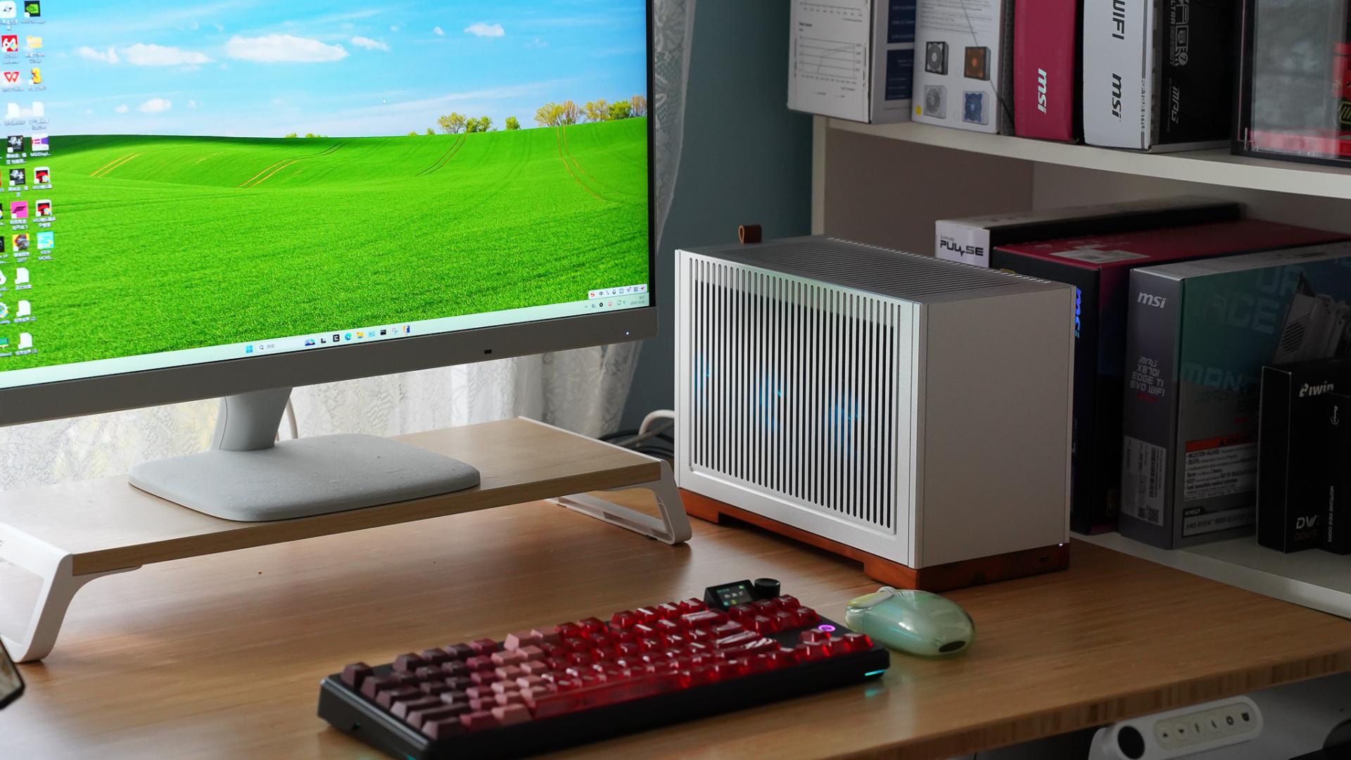 别再被“小机箱难装”骗了! 乔思伯T9实战: 散热好, 空间足, 颜值高!