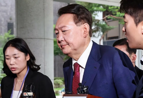 尹锡悦深夜离开
当地时间7月5日，独检组对外透露，尹锡悦第2次面对面调查在当天1